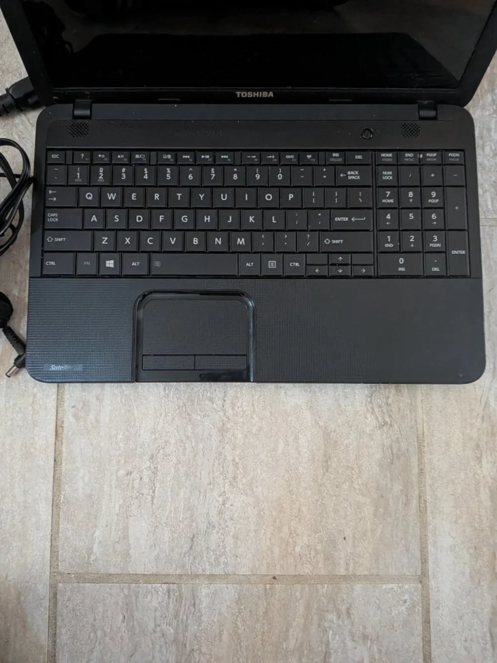 Toshiba Satellite Laptop C855D-S5105 AMD E-300 1.3GHz 4 GB 320GB Storage